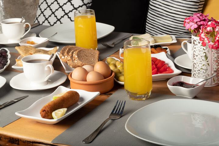 Breakfast/Coffee Service 33 of 45