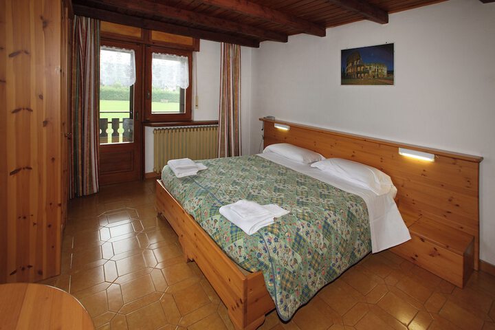 Room 15 of 51
