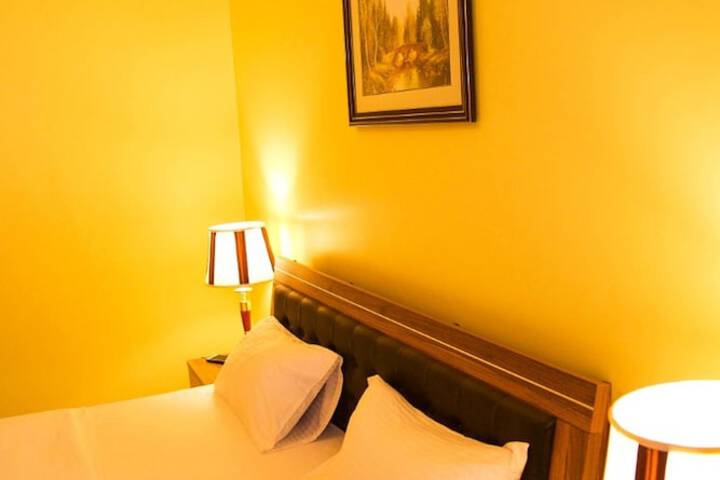 Room 21 of 105
