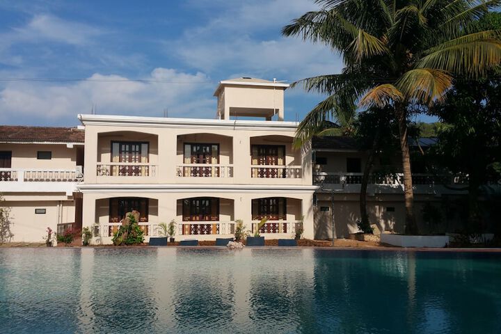 Pools & Facilities