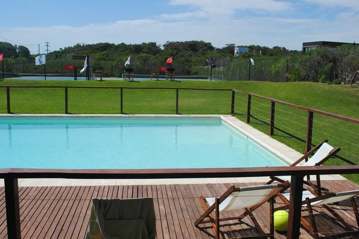 Pool 4 of 5