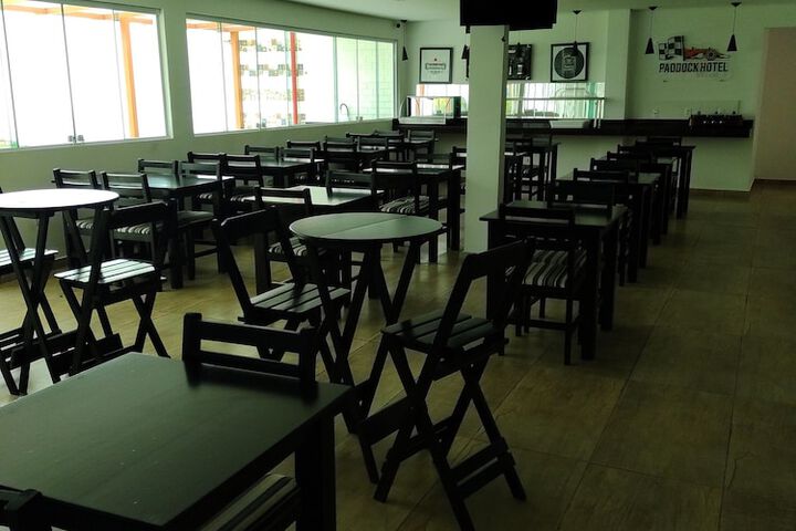 Dining 8 of 12
