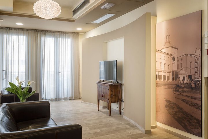Hotel Interior 2 of 13