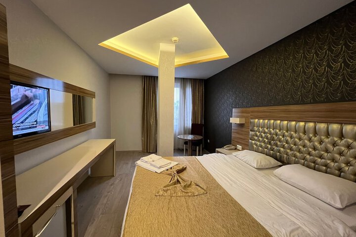 Room 17 of 65