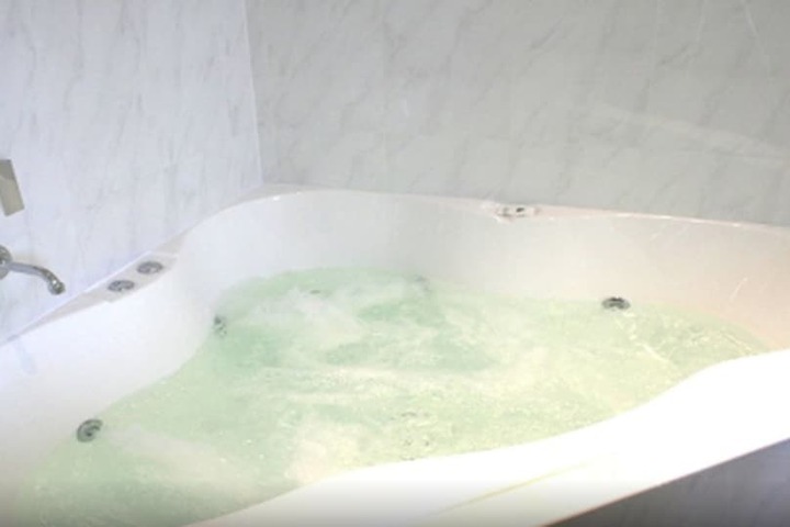 Hot Tub 33 of 48