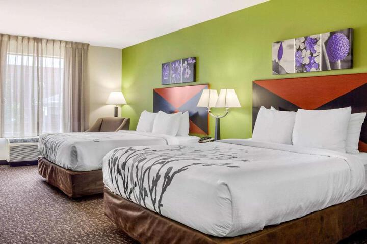 2 Queen Beds (2 of 11)