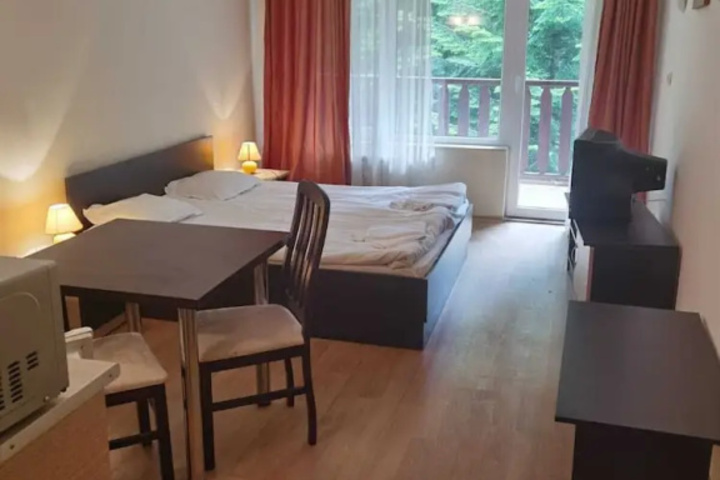 Room 7 of 15