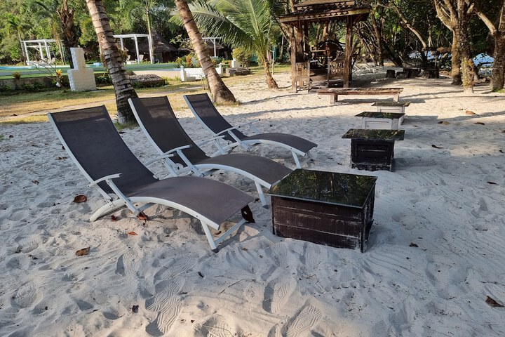 Beach 18 of 27