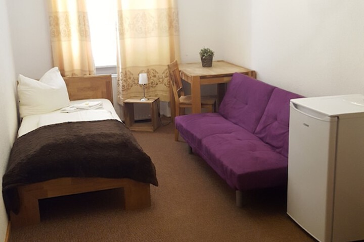 Room 9 of 60