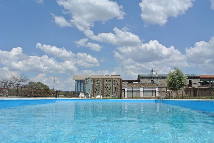 Pool 28 of 61