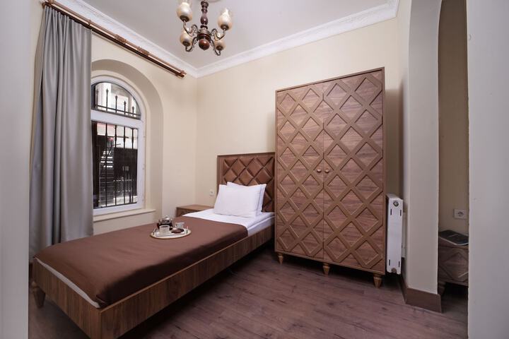 Room 2 of 22