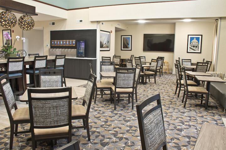 Breakfast/Coffee Service 34 of 42