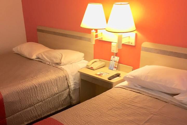 2 Double Beds (3 of 7)