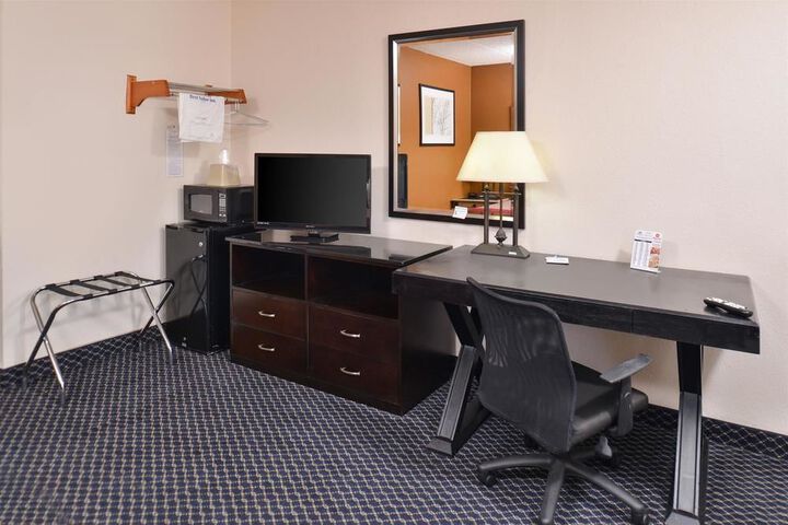 Room 32 of 39
