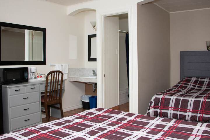 Room 51 of 106