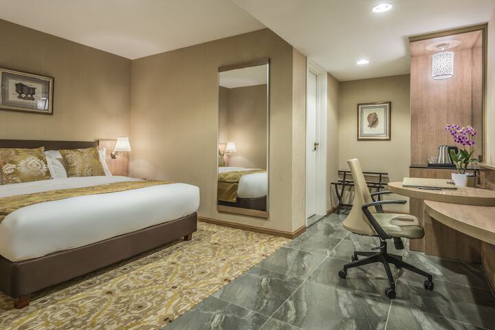 Room 5 of 33