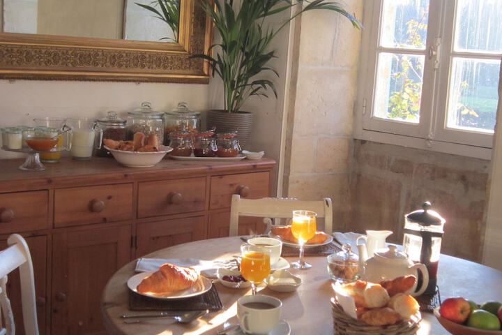 Breakfast/Coffee Service 13 of 21