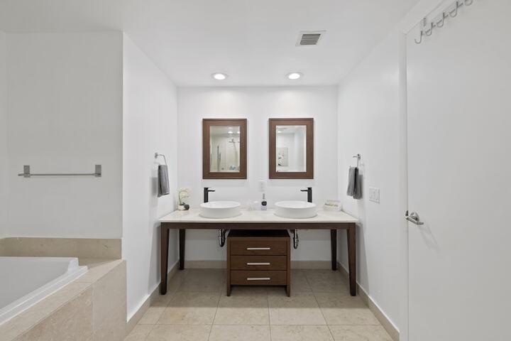 Room 25 of 44