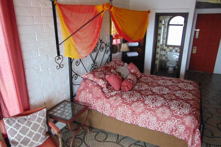Room 193 of 413