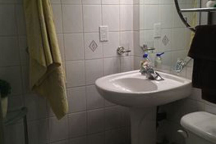 Room 2 of 7
