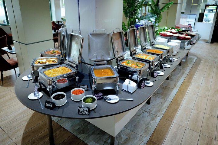 Dining 60 of 78