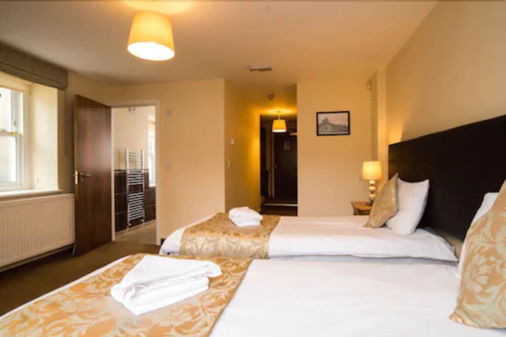 Room 4 of 45