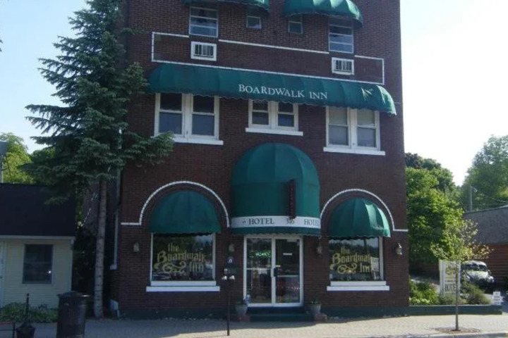 BOARDWALK INN