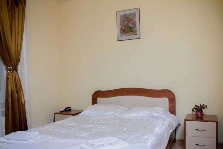 Room 9 of 20