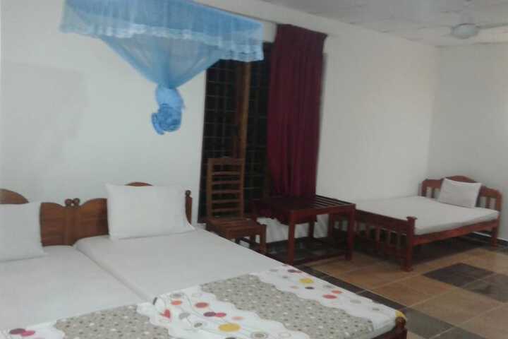 Room 7 of 16