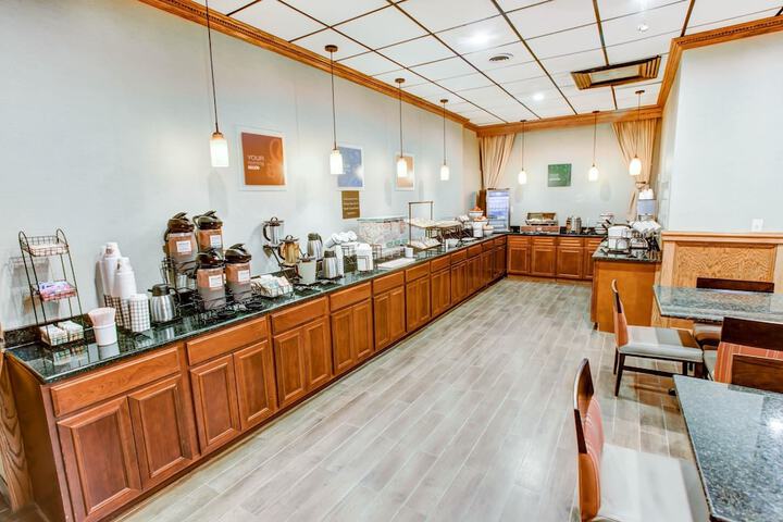 Breakfast area