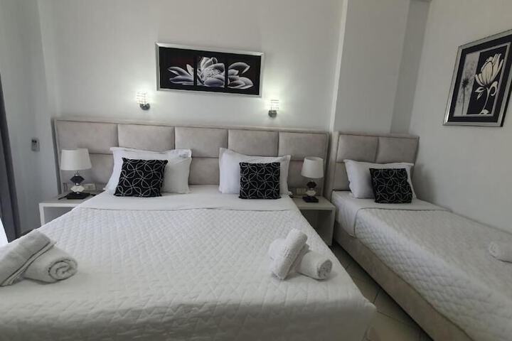 Room 47 of 106