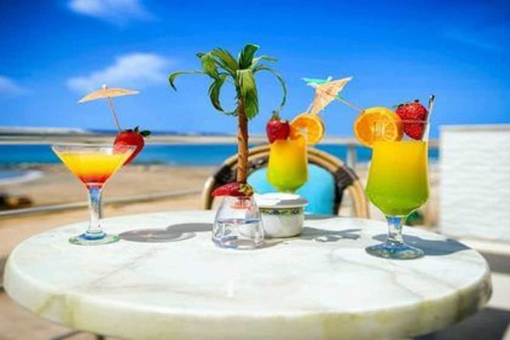 Dining Photos