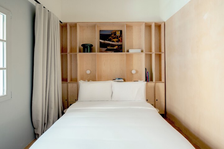 Room 4 of 22