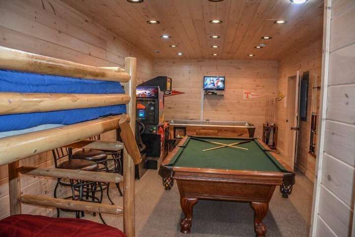Room 4 of 16