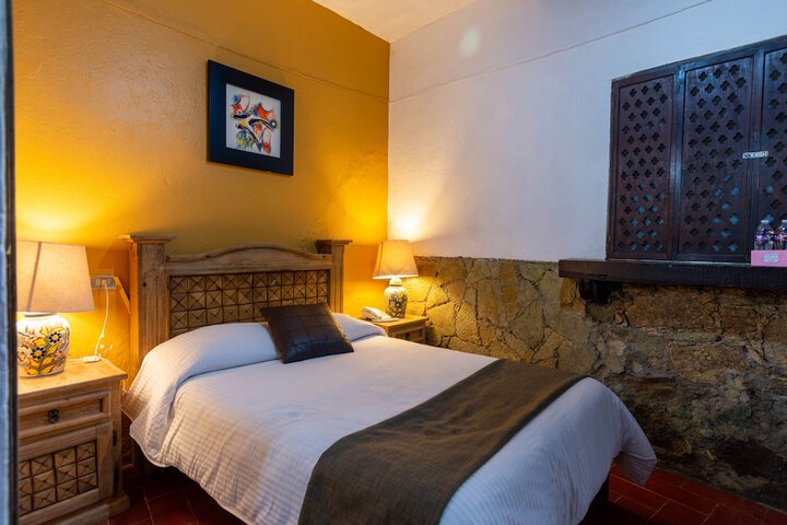 Room 10 of 48