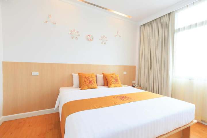 Room 22 of 65