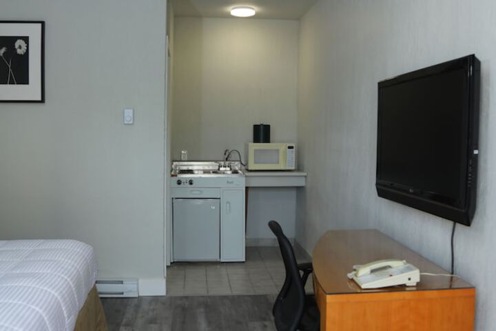Room 2 of 36