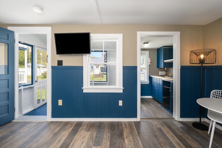 Room 4 of 64