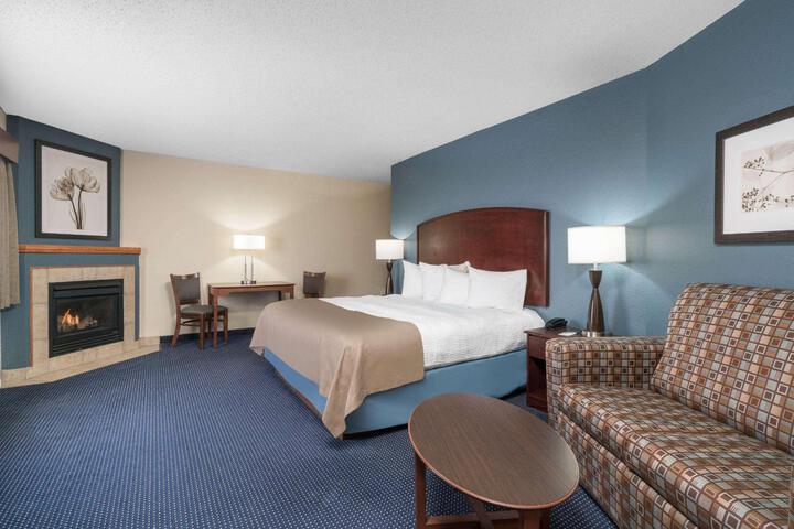 1 King Bed (13 of 34)