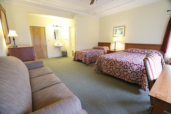 Room 70 of 103