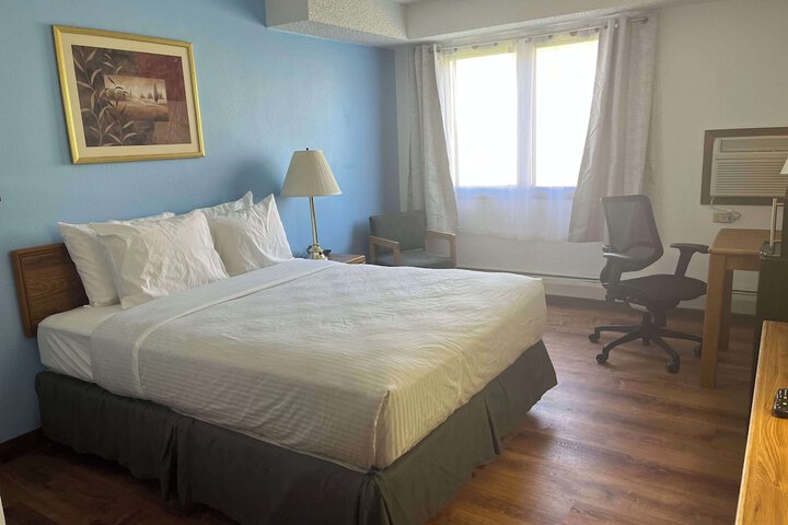 Room 6 of 33