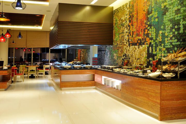 Dining 52 of 74