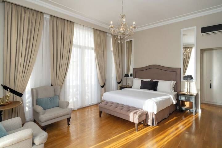 Room 25 of 63