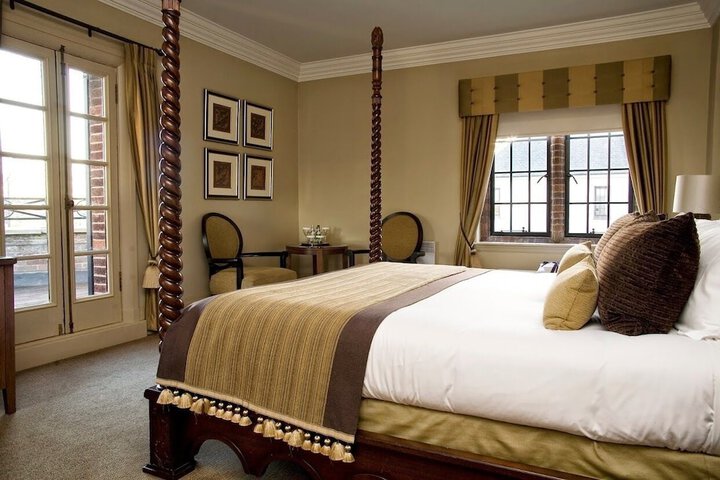 Room 5 of 74