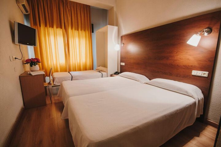 Room 25 of 52