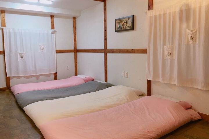 Room 12 of 43
