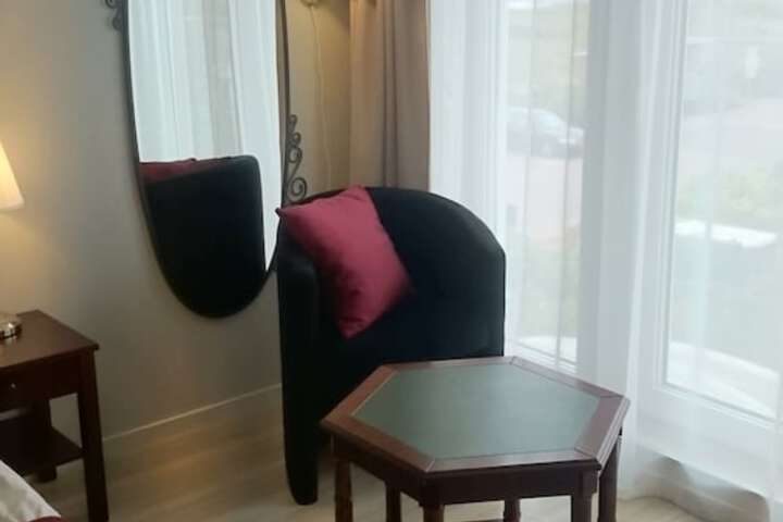 Room 4 of 44