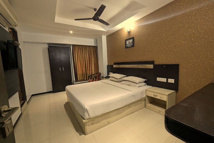 Room 17 of 35