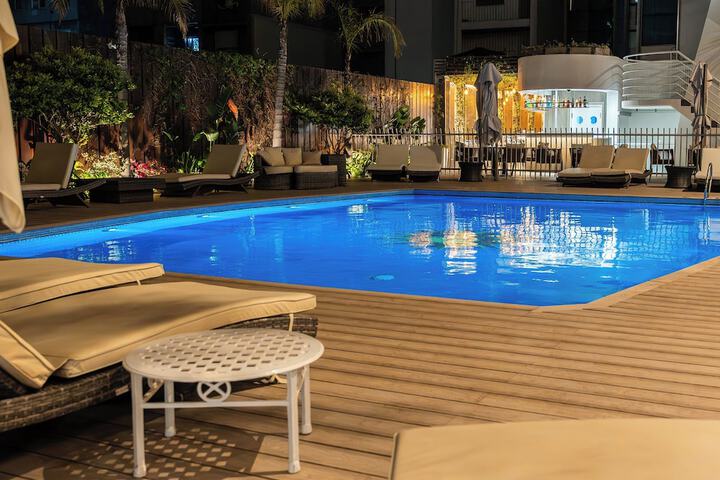 Hotel Pool
