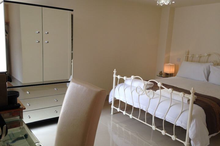 Room 37 of 167